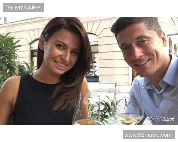 足球明星穆勒的女友是谁她的背景与生活揭秘 足球明星穆勒的女友是谁她的背景与生活揭秘