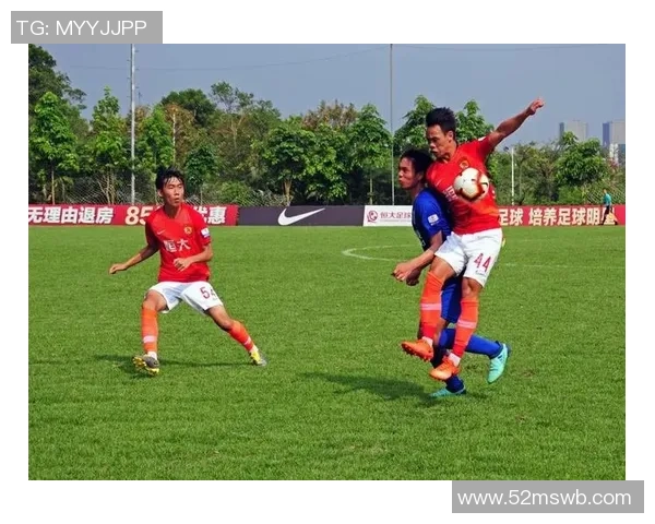 上海足球队在邀请赛中的默契配合与战术执行分析 上海足球队在邀请赛中的默契配合与战术执行分析