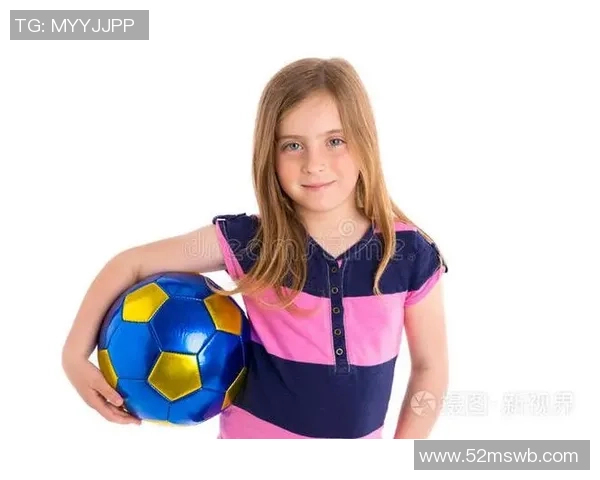 长发女生在足球场上展现风采成为新一代足球明星的魅力之旅