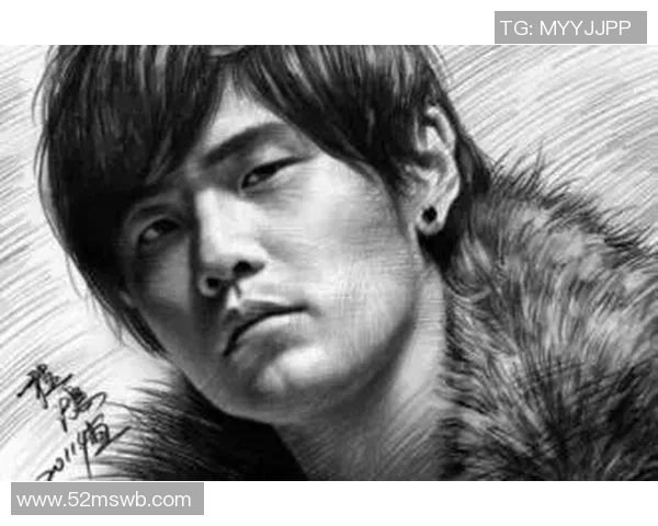 足球明星全身素描艺术作品展现运动之美与激情的完美结合